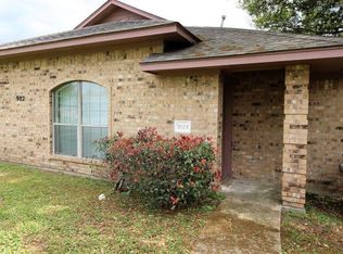 902 Azalea Ct, College Station, TX 77840