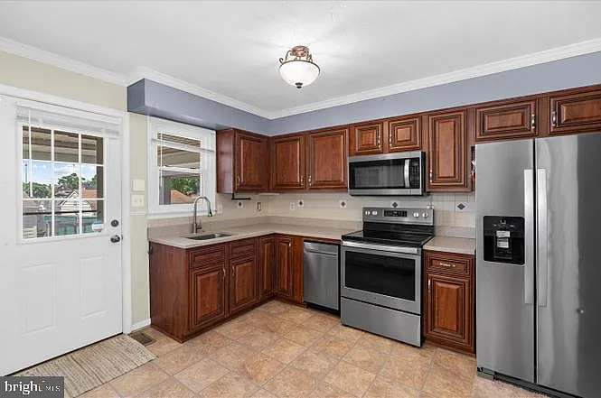 1268 Delbert Ave — Photo 14