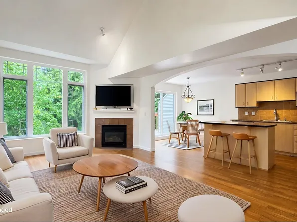 2351 Parkway Blvd #35, Coquitlam, BC V3E 3P2