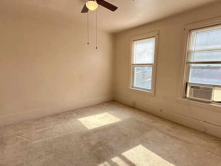 104 Washington St — Photo 14