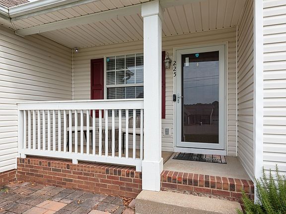 5th image of 225 Avra Ct