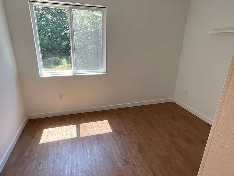 14628 Lawrence Lake Rd SE — Photo 9