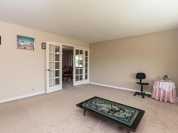 5th image of 1037 Woodbine Way