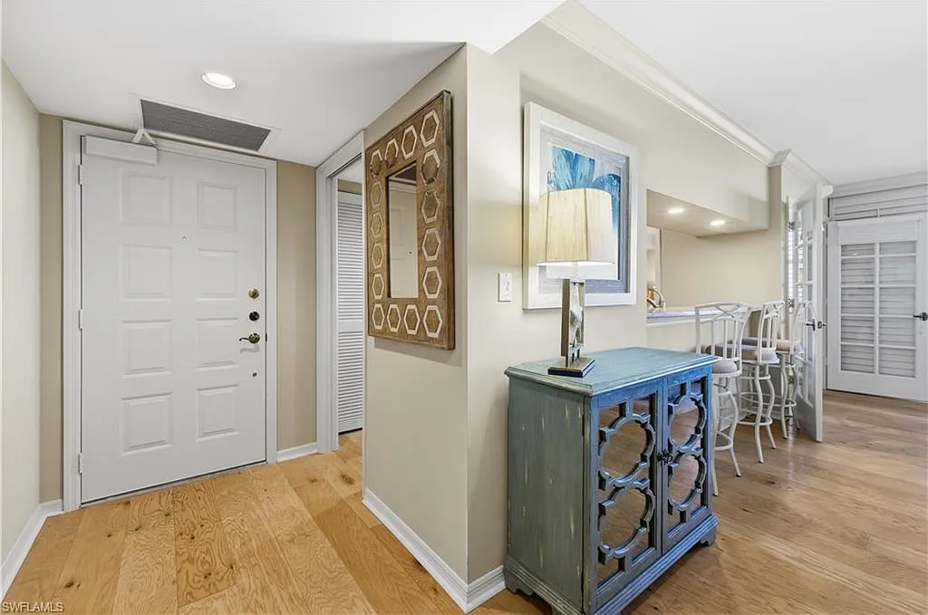 2 bed, 2.0 bath, 1456 sqft, $12,500 — Photo 2