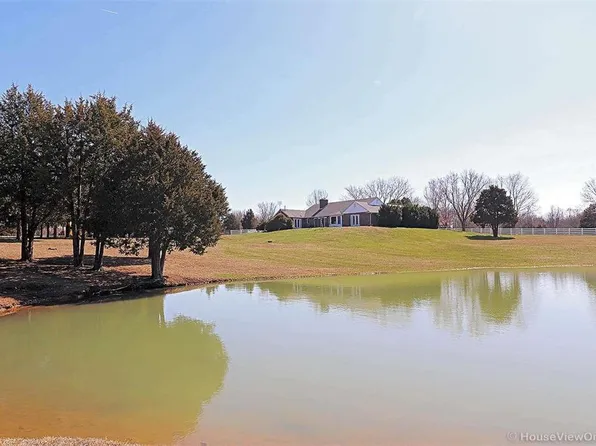 55 Terrace Gdn, Farmington, MO 63640