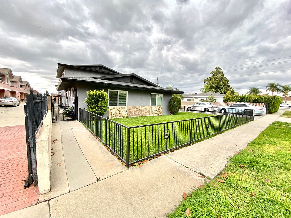 1st image of 547 League Ave #551