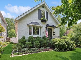 2331 Cowper Ave, Evanston, IL 60201