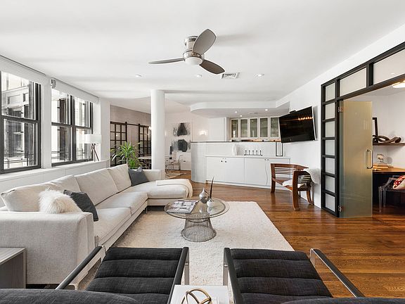 2nd image of 260 West Broadway