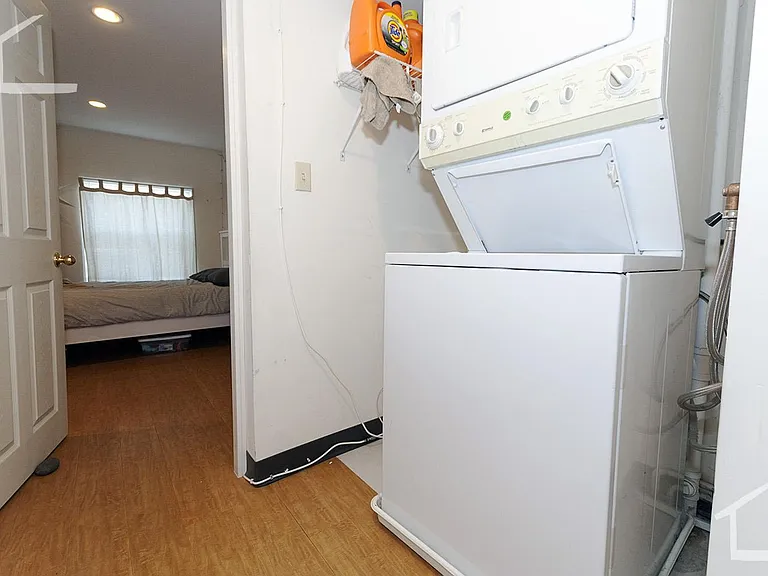 65 Ashford St #3B — Photo 6