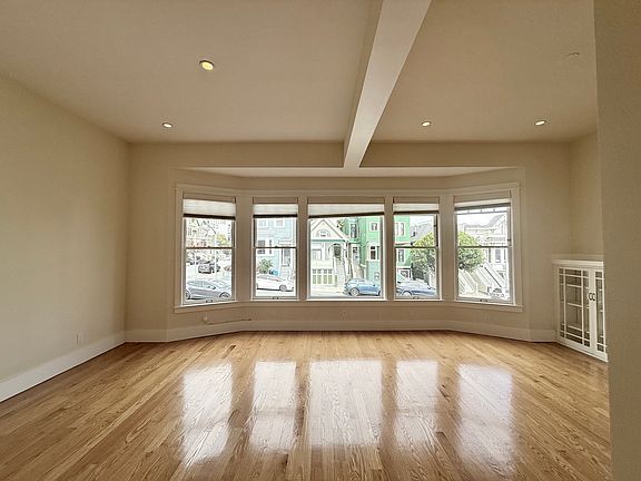 4th image of 2887 Bush St APT 2