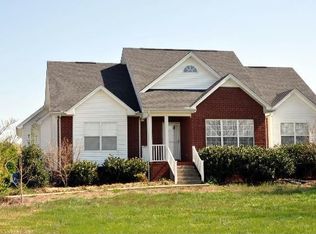 117 W Hester Rd, Cottontown, TN 37048