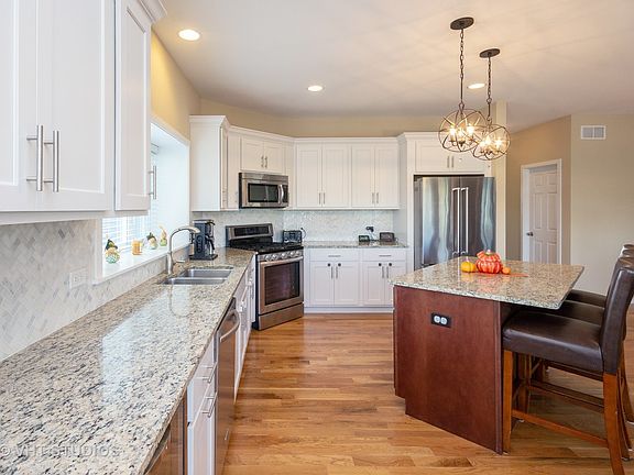 4th image of 25033 W Thornberry Dr