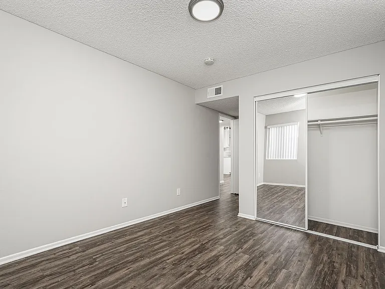 321 N Cedar St — Photo 6
