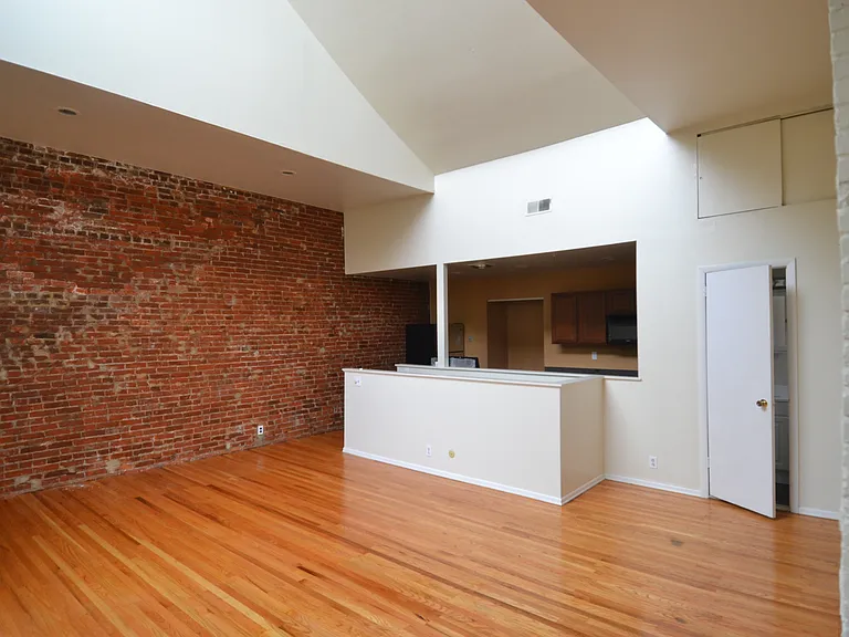 1010-12 Clinton St #3M — Photo 9
