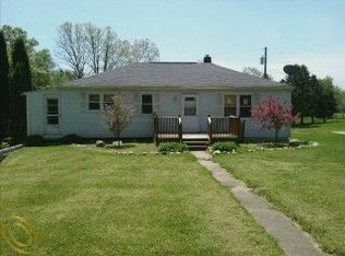5404 Sherwood Rd, Oxford, MI 48371