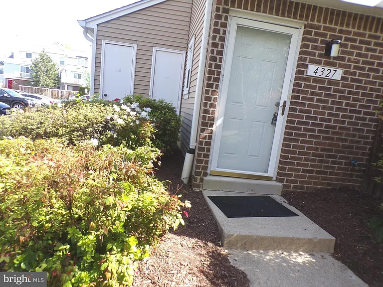 4327 Pembrook Village Dr #20 — Photo 2