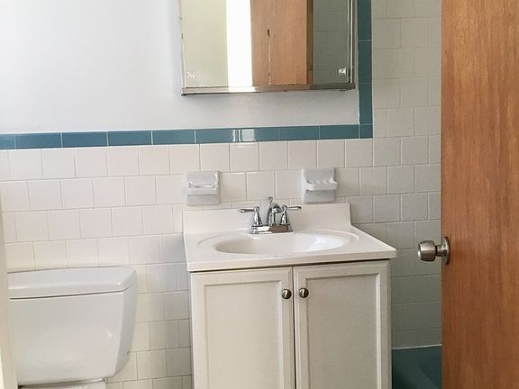 5th image of 60 Sutton Ave APT 201