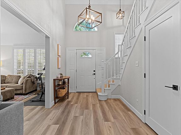 4th image of 41 Heritage Wood Cir