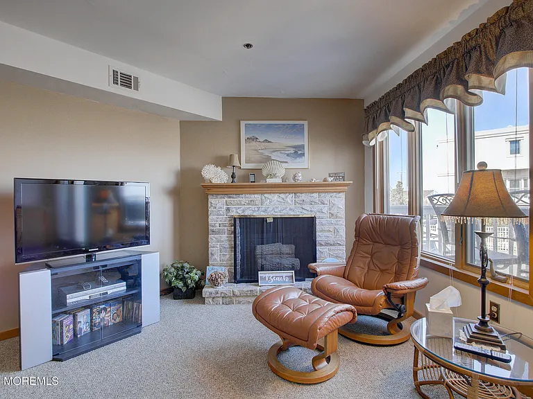 900 Ocean Ave #24 — Photo 20