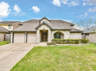 10903 Idlewood Ct, La Porte, TX 77571