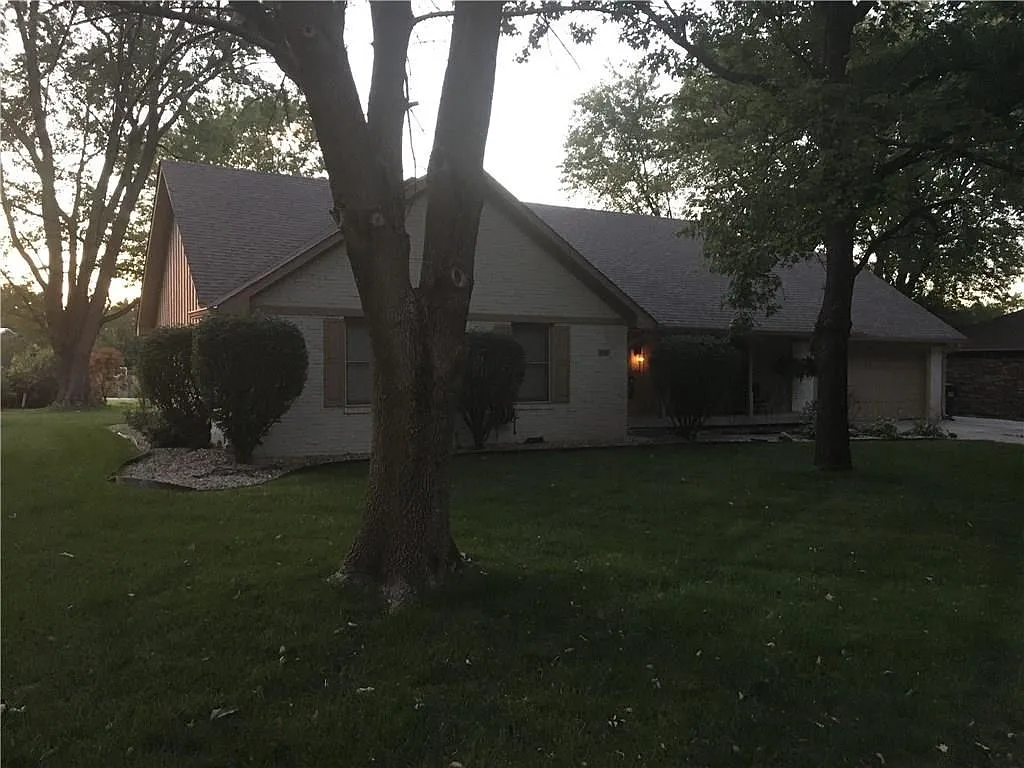 620 S Restin Rd photo 1