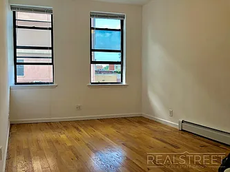28 Macdougal Street