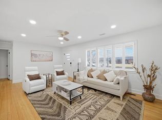 335 E McGinnis Cir, Norfolk, VA 23502