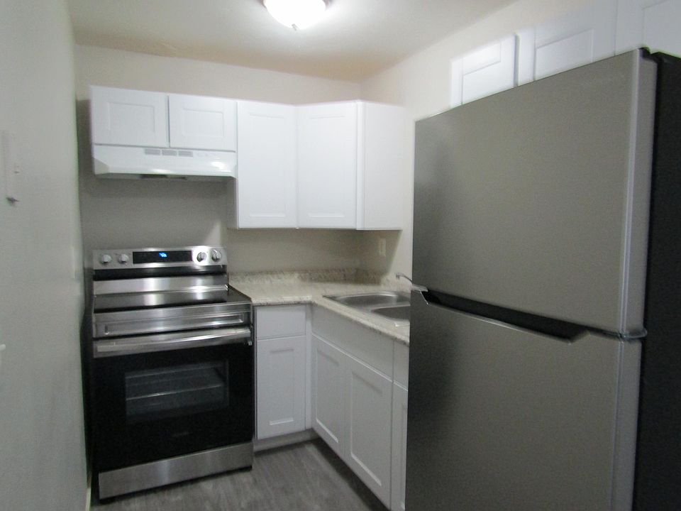 1st image of 14405 Union Ave SW #8a77c93c1