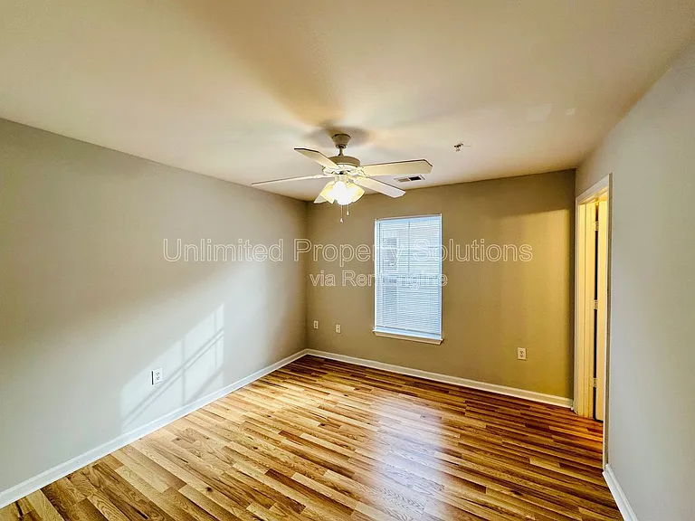 376 S Kerr Ave #301 — Photo 9