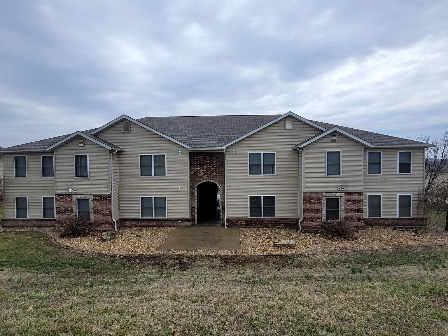 2BR-1BA Apartment - Jacob & Justin Estates - Union MO — Photo 2