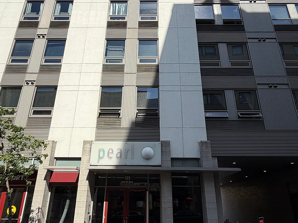 815 Arch 37 St #519