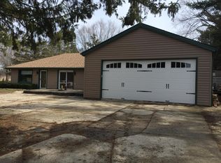 4940 S Small Rd, New Berlin, WI 53151