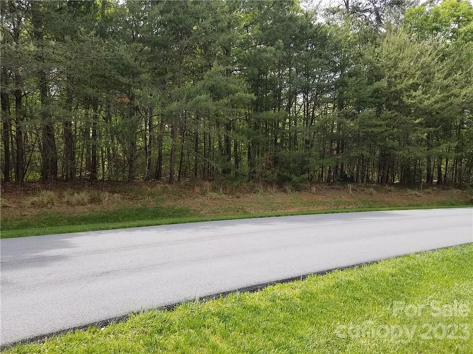 1st image of 163 Lakewood Ct #161