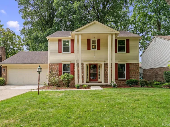 2118 Rutgers Dr, Troy, MI 48085
