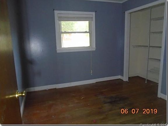 4th image of 131 S Point Dr