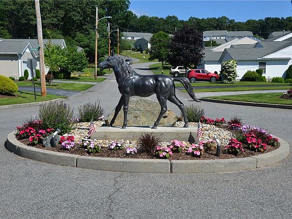3rd image of 2 Lees Farm Commons Dr