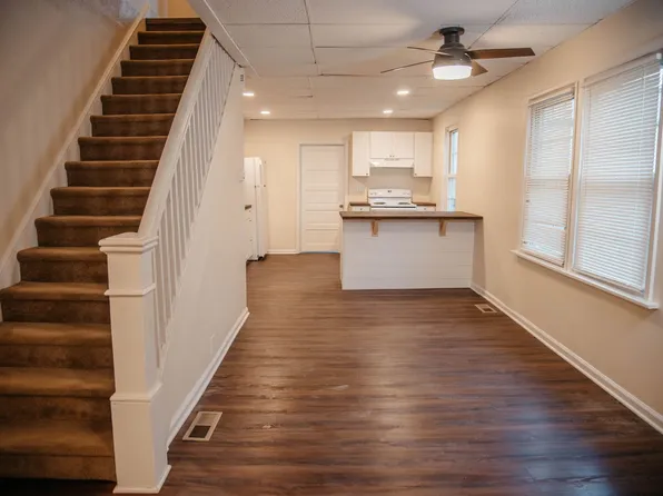 5972 S Pine St, East Petersburg, PA 17520