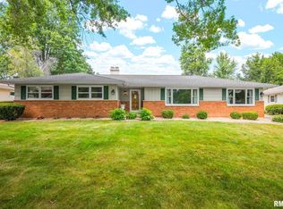 705 Pleasant Dr, Knoxville, IL 61448