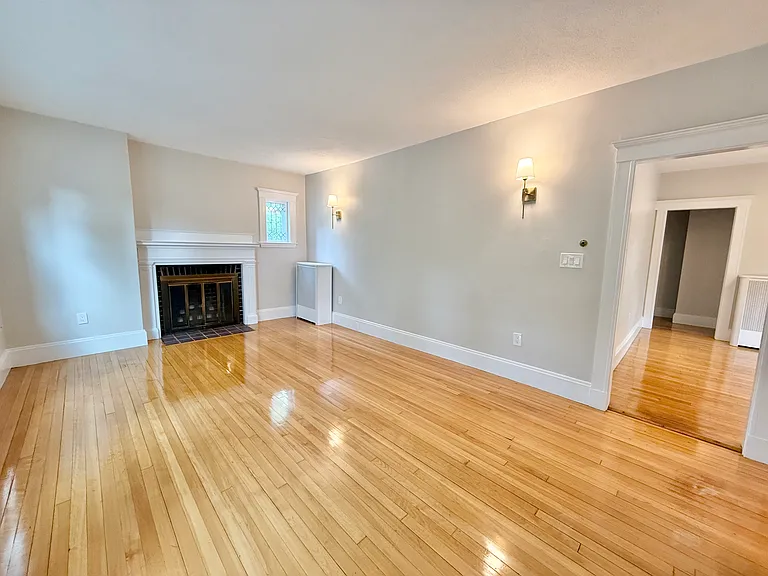 203 Maplewood St #2 — Photo 2