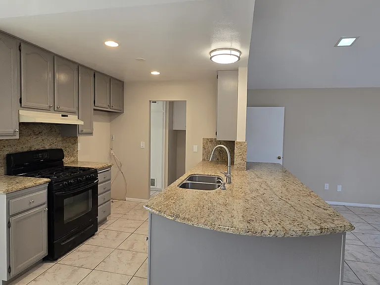 19610 Lusk Ave — Photo 7