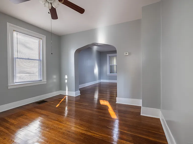 216 Howard Ave — Photo 8