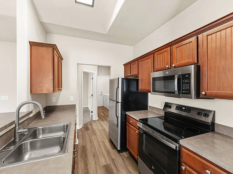 Ironwood Apartments and Townhomes — Photo 102