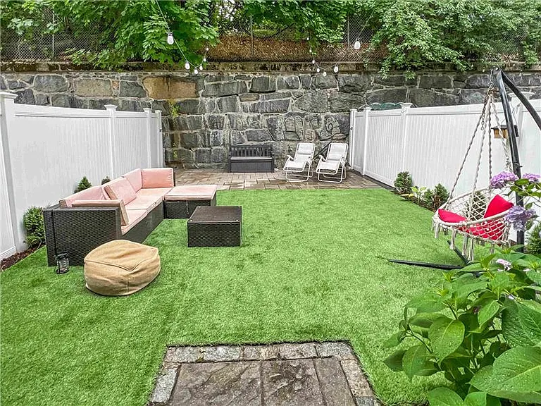 56 Robey St — Photo 7