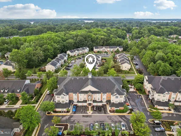 410 Hamlet Club Dr Unit 203, Edgewater, MD 21037