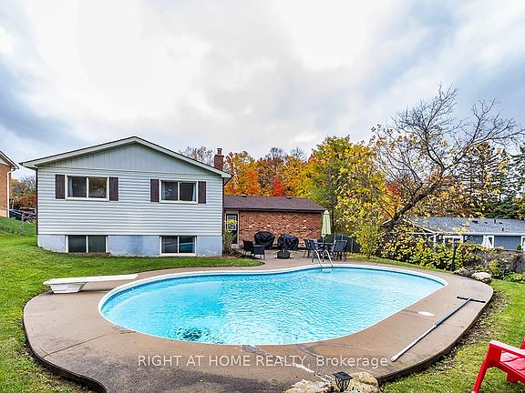 2nd image of 100 Humber Lea Rd