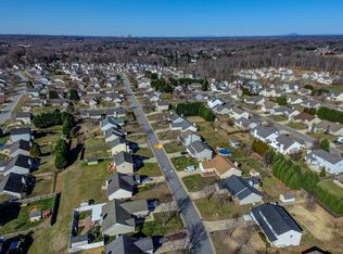 812 Eagle Point Dr, Kernersville, NC 27284