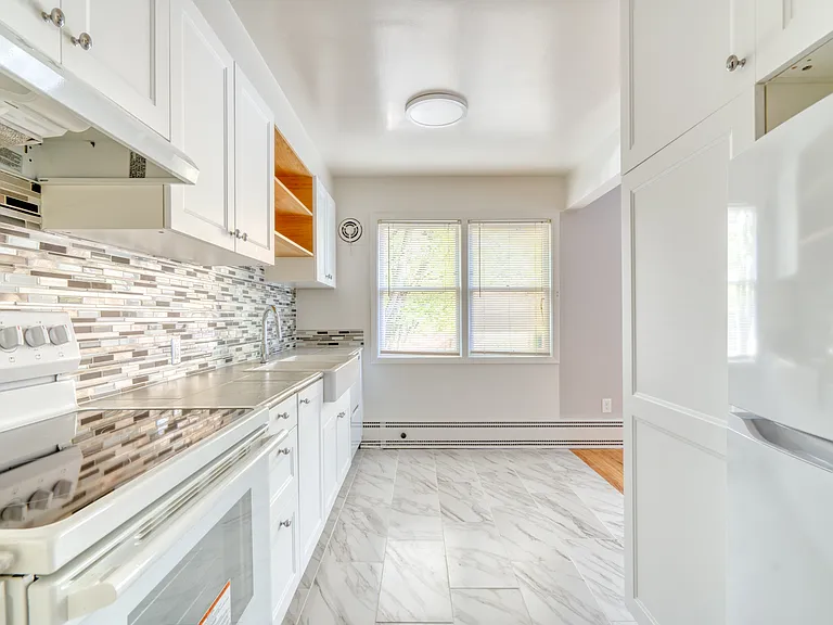 2244 NW Overton St #3 — Photo 7