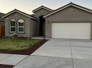 1195 Bristlecone Dr, Madera, CA 93638