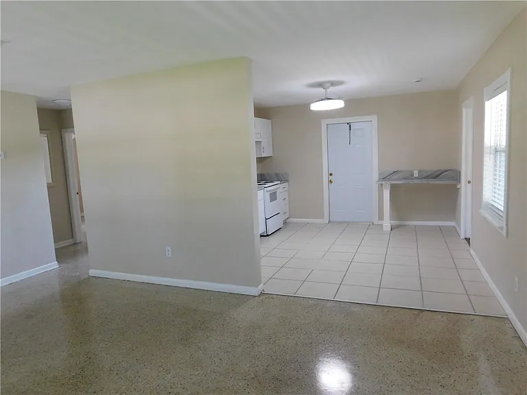 9896 Pine St — Photo 5