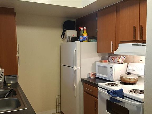 5th image of 413 Fountainhead Cir Unit 126